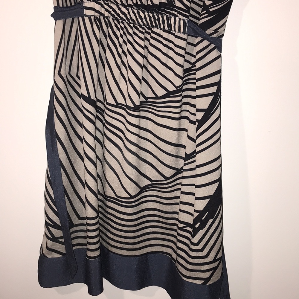 Patterned dress - Picture 3 of 6